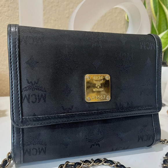 MCM Vintage Sling Bag - Picture 3 of 12